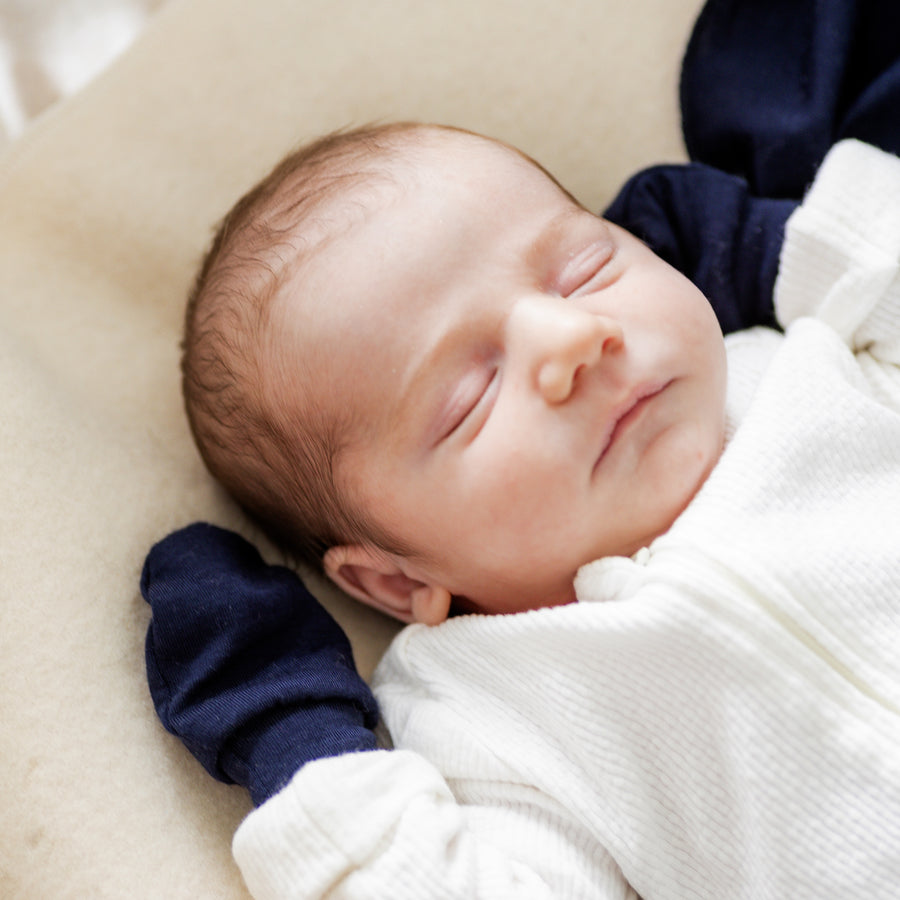 Newborn Merino Mittens | Indigo